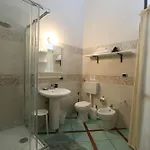 Alojamento de Acomodação e Pequeno-almoço Residenza Malaterra 3*